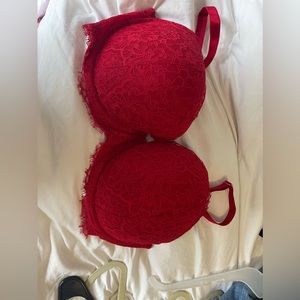 Red VS bra